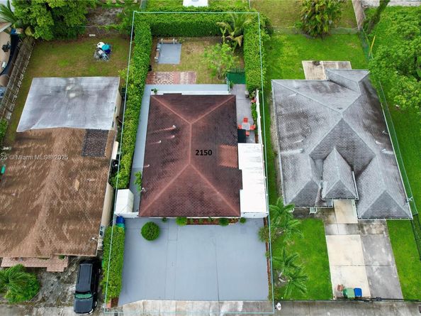 2150 NW 43rd St, Miami FL 33142