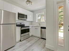 2054 NE 167th St 3122, North Miami Beach FL 33162