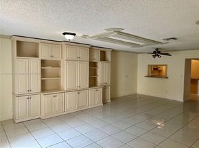 13705 SW 84th St F, Miami FL 33183