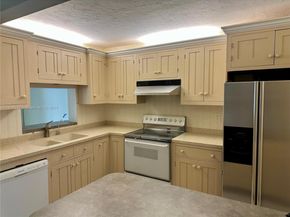 13705 SW 84th St F, Miami FL 33183