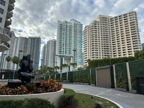 540 Brickell Key Dr 1706, Miami FL 33131