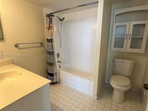 540 Brickell Key Dr 1706, Miami FL 33131