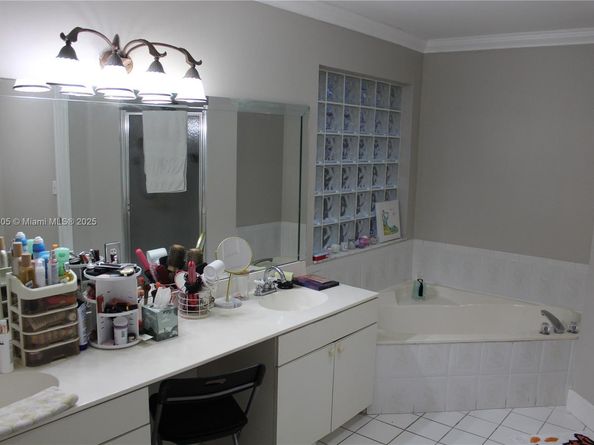 9454 SW 166th Ct, Miami FL 33196