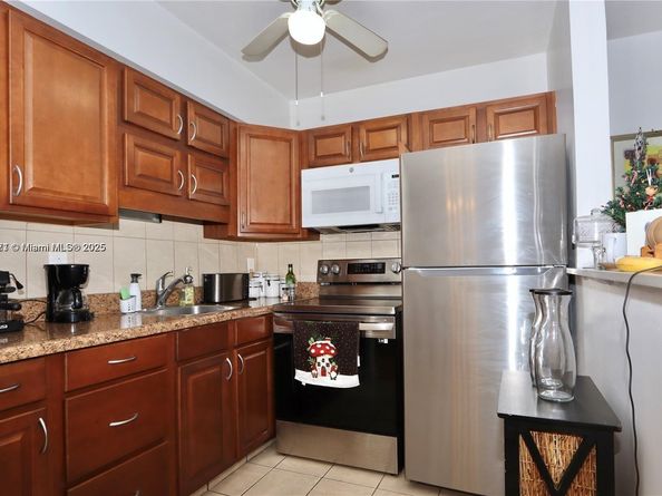 900 SW 11th Ave 15C, Hallandale Beach FL 33009