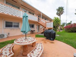 900 SW 11th Ave 15C, Hallandale Beach FL 33009