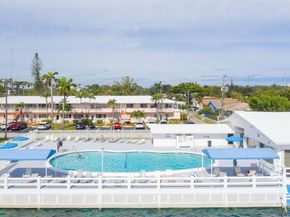 900 SW 11th Ave 15C, Hallandale Beach FL 33009