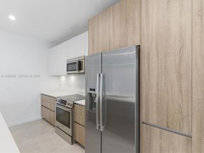 529 SW 11th St 303, Miami FL 33129