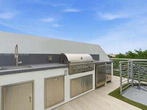 529 SW 11th St 303, Miami FL 33129