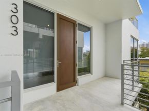 529 SW 11th St 303, Miami FL 33129