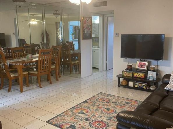 5300 Washington St J312, Hollywood FL 33021
