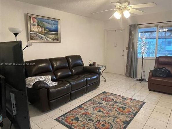 5300 Washington St J312, Hollywood FL 33021