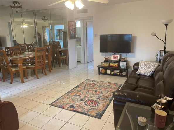 5300 Washington St J312, Hollywood FL 33021