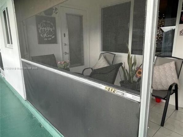 5300 Washington St J312, Hollywood FL 33021