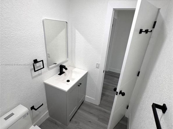 275 NE 173rd St, North Miami Beach FL 33162