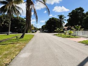 275 NE 173rd St, North Miami Beach FL 33162