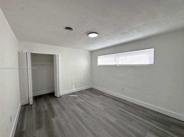 275 NE 173rd St, North Miami Beach FL 33162