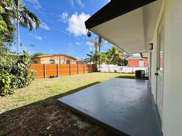 275 NE 173rd St, North Miami Beach FL 33162