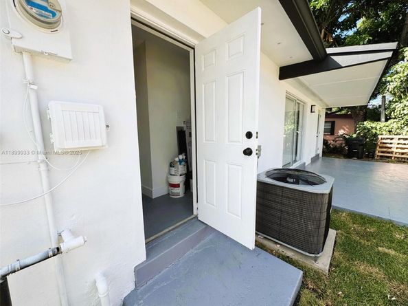 275 NE 173rd St, North Miami Beach FL 33162