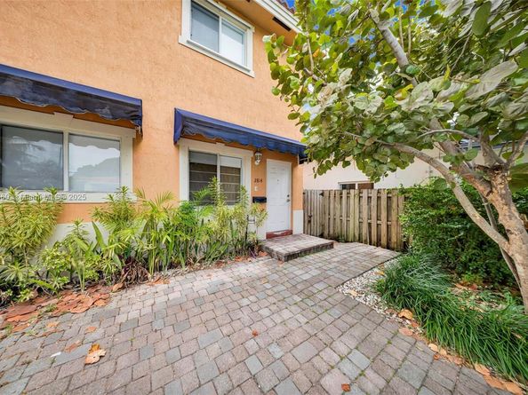 2814 SW 27th Street A, Miami FL 33133