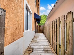 2814 SW 27th Street A, Miami FL 33133