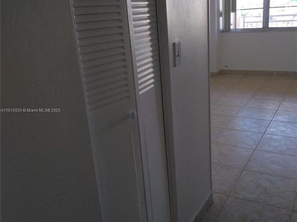 2025 NE 164th St 806, North Miami Beach FL 33162