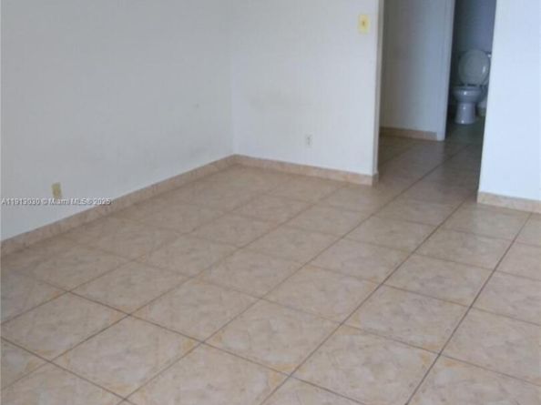 2025 NE 164th St 806, North Miami Beach FL 33162