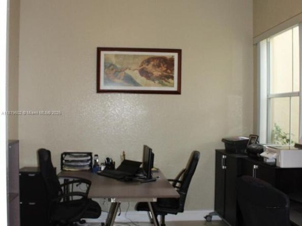 1569 Winterberry Ln, Weston FL 33327