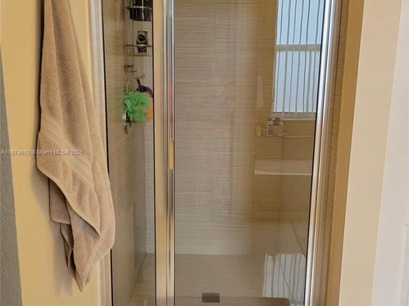 1569 Winterberry Ln, Weston FL 33327