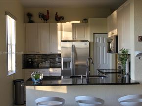 1569 Winterberry Ln, Weston FL 33327