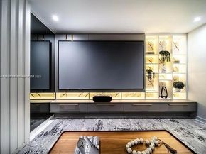 851 NE 1st Ave 4811, Miami FL 33132