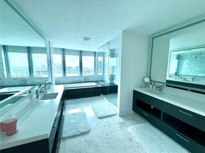 851 NE 1st Ave 4811, Miami FL 33132