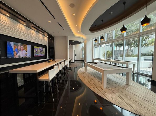 851 NE 1st Ave 4811, Miami FL 33132