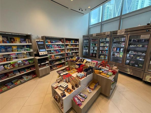 851 NE 1st Ave 4811, Miami FL 33132