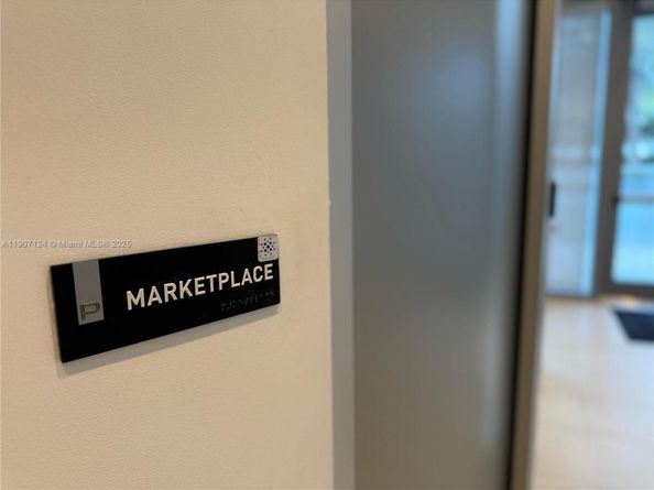 851 NE 1st Ave 4811, Miami FL 33132