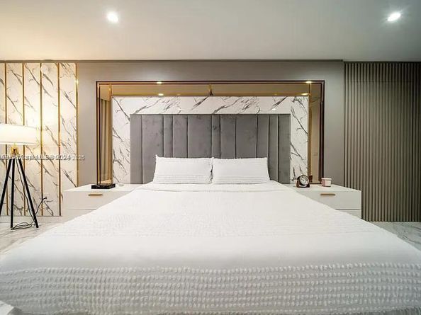 851 NE 1st Ave 4811, Miami FL 33132