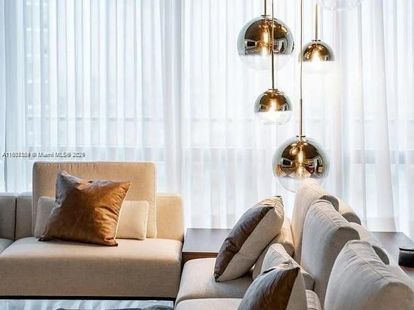 851 NE 1st Ave 4811, Miami FL 33132