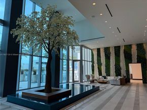 851 NE 1st Ave 4811, Miami FL 33132