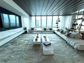 851 NE 1st Ave 4811, Miami FL 33132