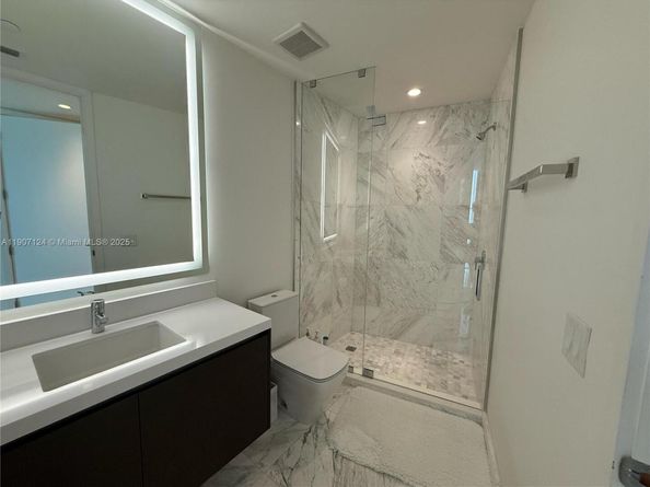 851 NE 1st Ave 4811, Miami FL 33132