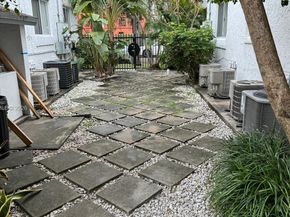 103 NW 6th Ave 2, Miami FL 33128