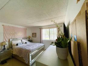 6135 NW 186th St 201, Hialeah FL 33015