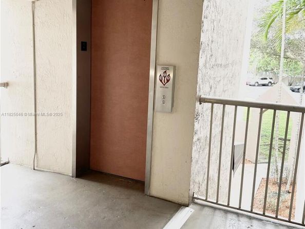6135 NW 186th St 201, Hialeah FL 33015