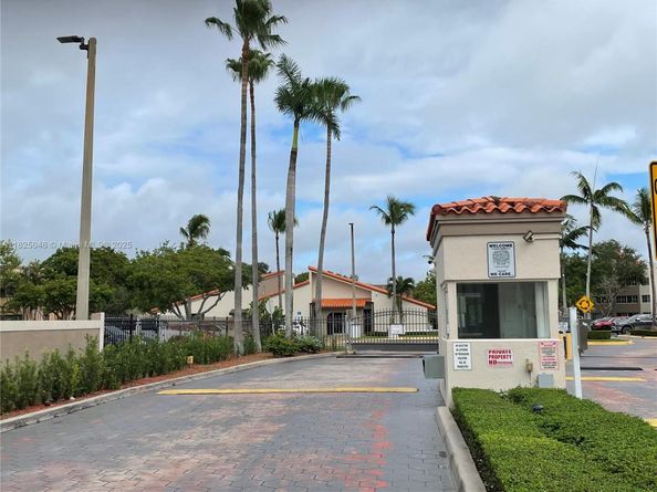 6135 NW 186th St 201, Hialeah FL 33015