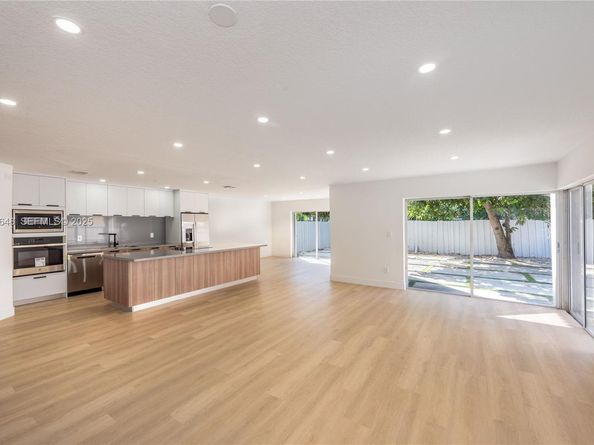 13912 SW 103rd Ln, Miami FL 33186