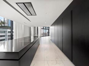 1000 Biscayne Blvd TH1201, Miami FL 33132