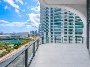 1000 Biscayne Blvd TH1201, Miami FL 33132