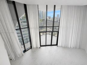 1000 Biscayne Blvd TH1201, Miami FL 33132