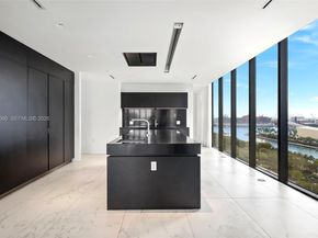 1000 Biscayne Blvd TH1201, Miami FL 33132