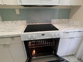 1450 Atlantic Shores Blvd 109, Hallandale Beach FL 33009