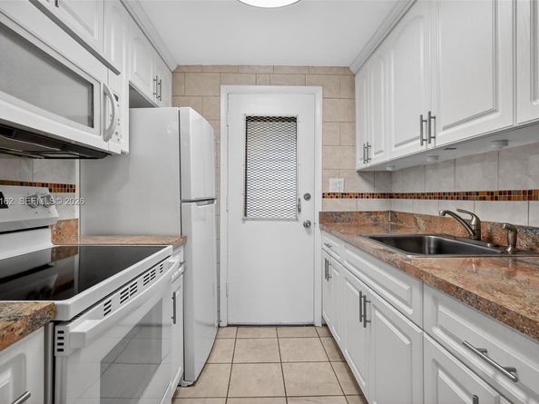 16901 NE 13th Ave 108, Miami FL 33162